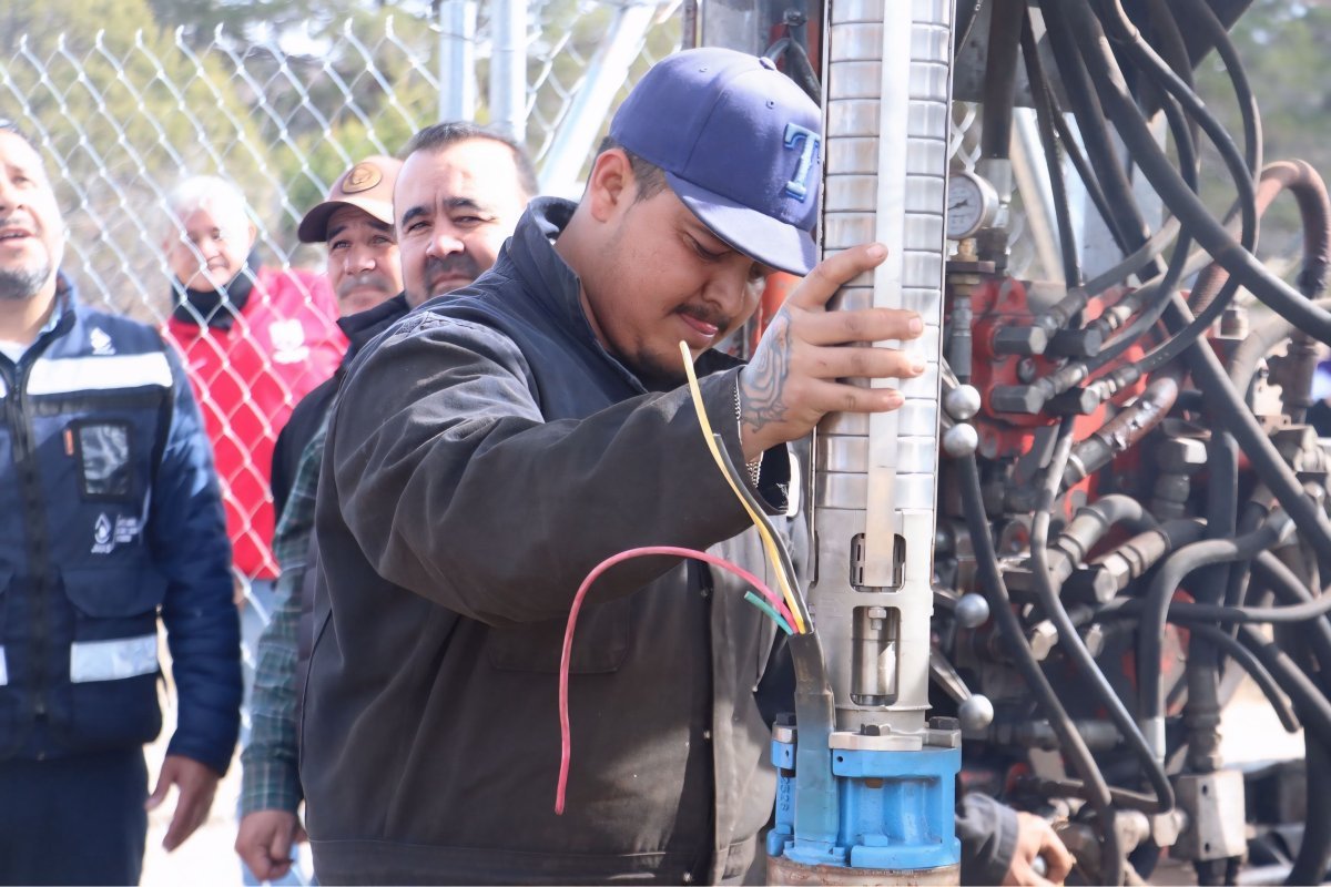 Gobierno y municipio de Guerrero equipan pozo para garantizar agua potable a 135 habitantes