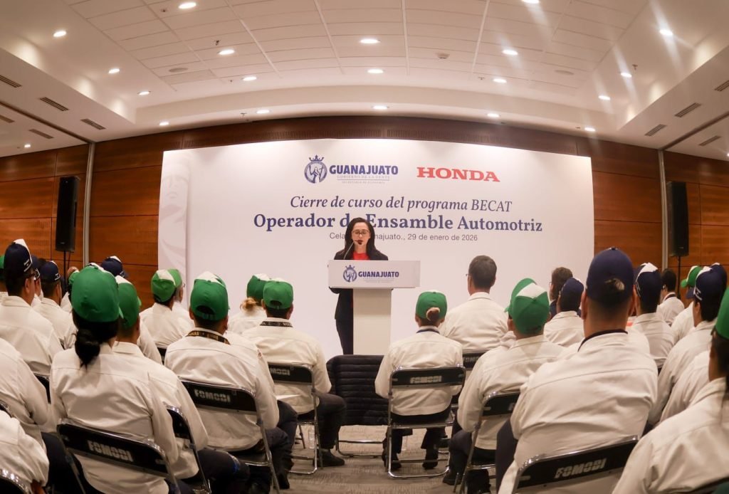 Gobierno de Guanajuato y Honda clausuran programa B&eacute;caT; integran 274 personas al sector automotriz