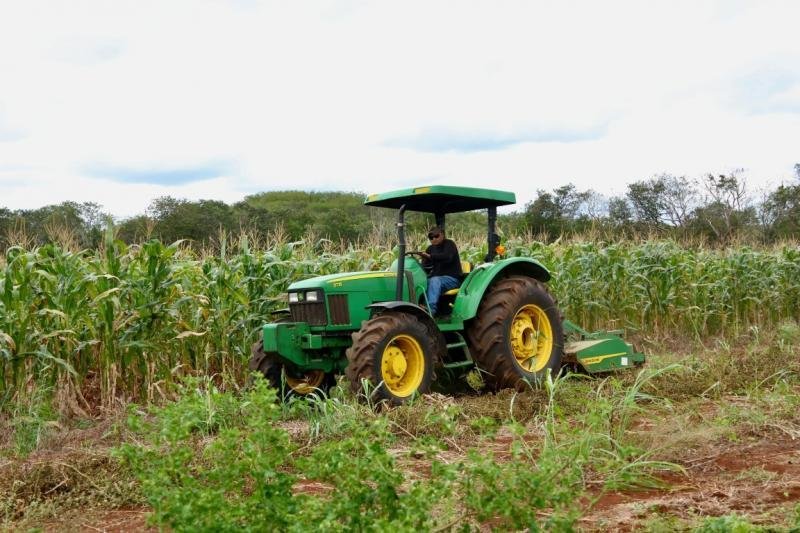 Gobierno del Estado impulsa mecanizaci&oacute;n de tierras en Muna, Yucat&aacute;n