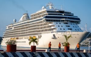 Guerrero alcanza siete cruceros en el a&ntilde;o con llegada del MS Seven Seas Grandeur a Acapulco