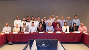 Gobernadora de Colima se compromete a reuniones trimestrales con sector empresarial
