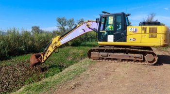 Gobierno de Michoacán continúa rescate integral del lago de Pátzcuaro con maquinaria pesada