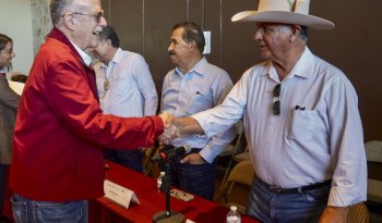 Gobierno federal y productores de Baja California establecen mesas de trabajo para impulsar sectores vitivinícola y hortofrutícola