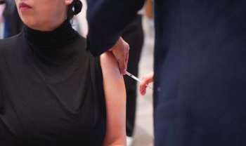 Oaxaca supera el millón de biológicos aplicados en campaña invernal y exhorta a continuar con la vacunación