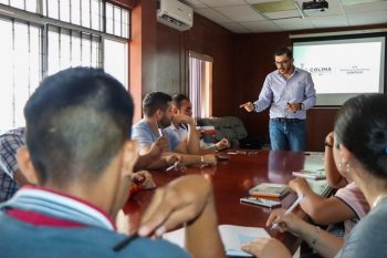 Subsecretaría de las Juventudes invita a jóvenes de Tecomán al taller 'Visión Joven' para emprendedores