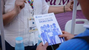 Orientan a mujeres para prevenir violencias durante Feria Estatal de León