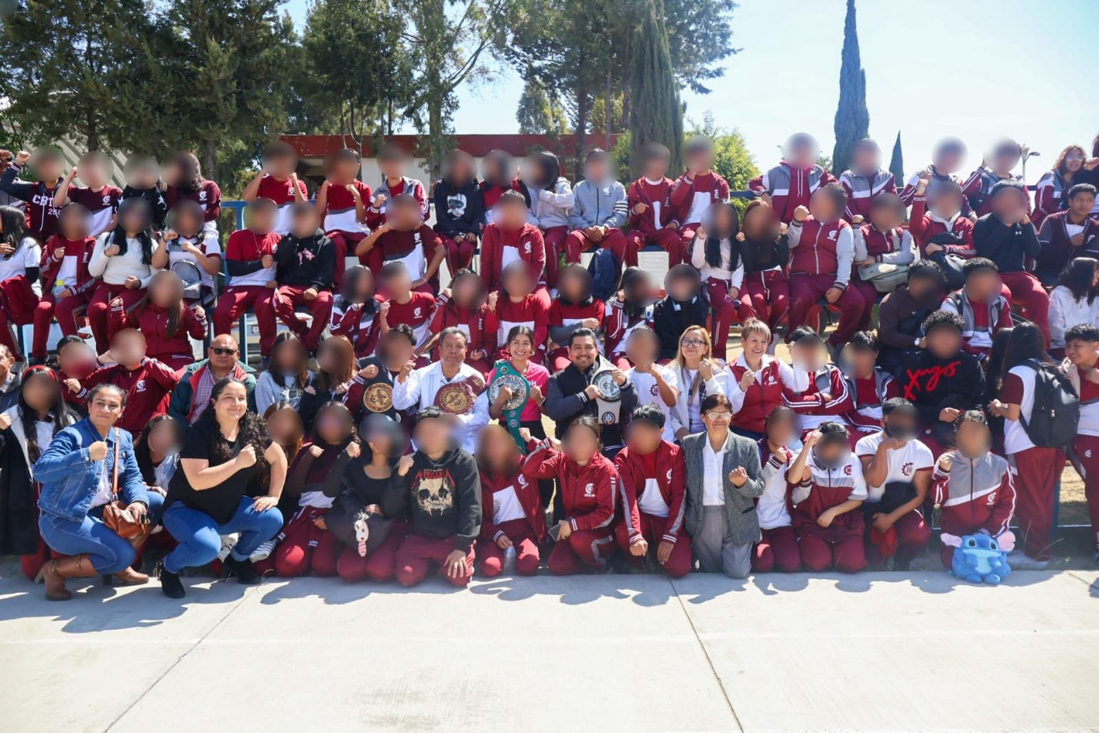 Gaby S&aacute;nchez imparte clase de box en CBTIS 260 para fomentar deporte y confianza en j&oacute;venes