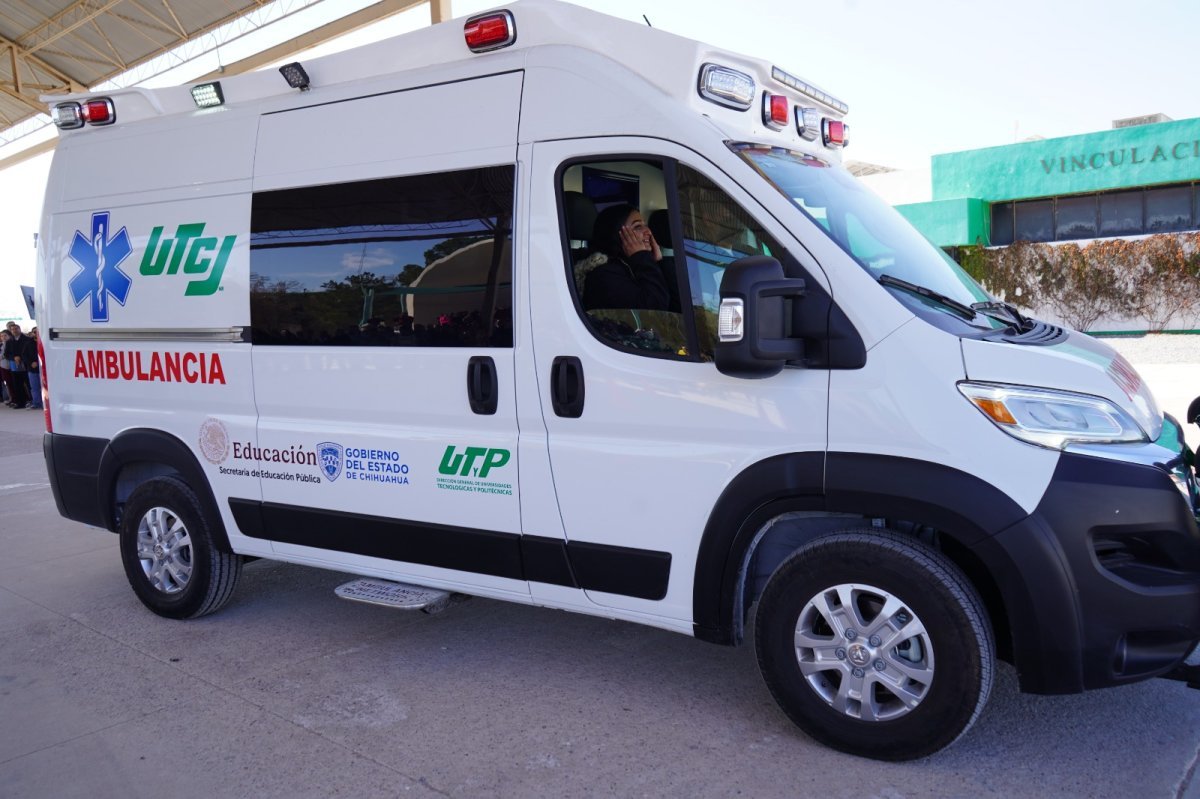 UTCJ adquiere ambulancia de última generación para formación práctica y servicio comunitario