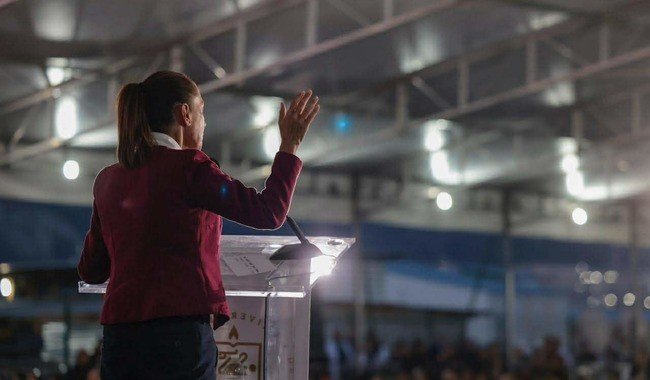 Sheinbaum destaca incremento de médicos especialistas y anuncia más de 10 mil camas del IMSS en 12 años de la 4T