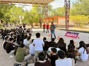 Gobierno de Guerrero atiende a 940 estudiantes con talleres de motivación y prevención en Chilpancingo