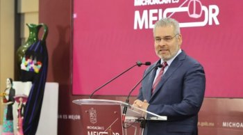 Puente elevado 'Paso La Hielera' en Uruapan al 95% de avance; abren carriles superiores