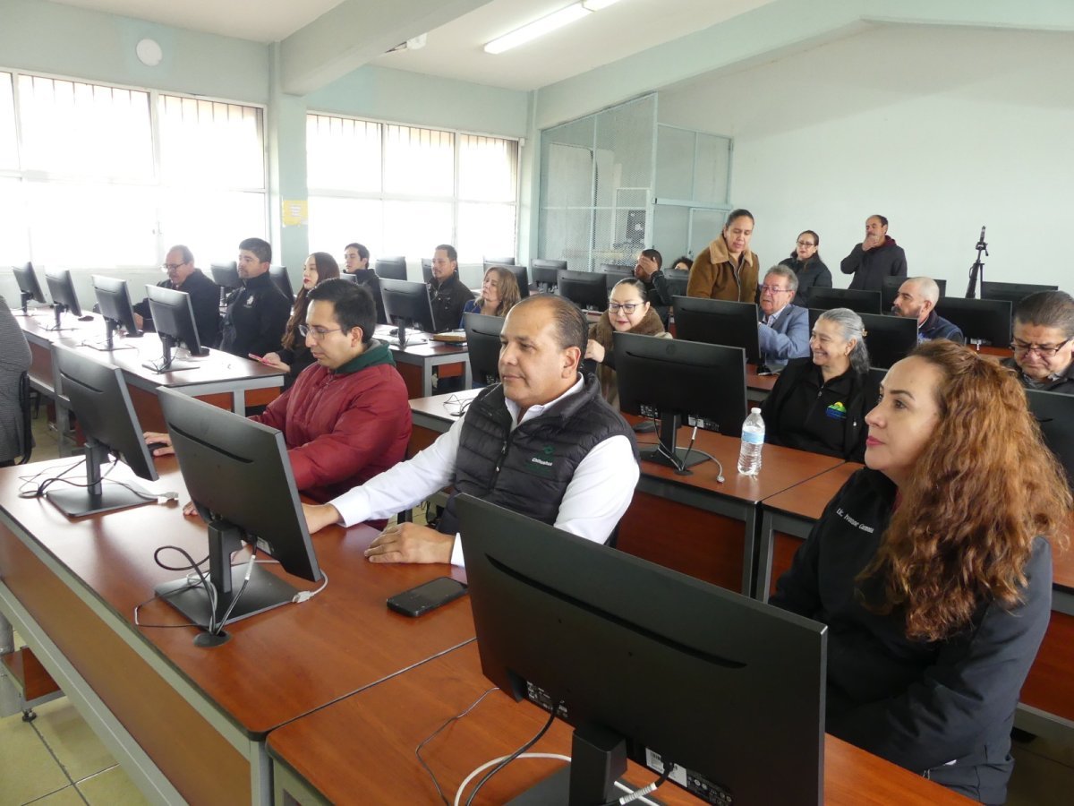 Conalep Cuauhtémoc inicia certificaciones en Inglés e IA y recibe 80 computadoras para fortalecer competencias tecnológicas