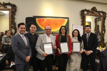 Pensiones Civiles del Estado reconoce a odontólogos en su día nacional