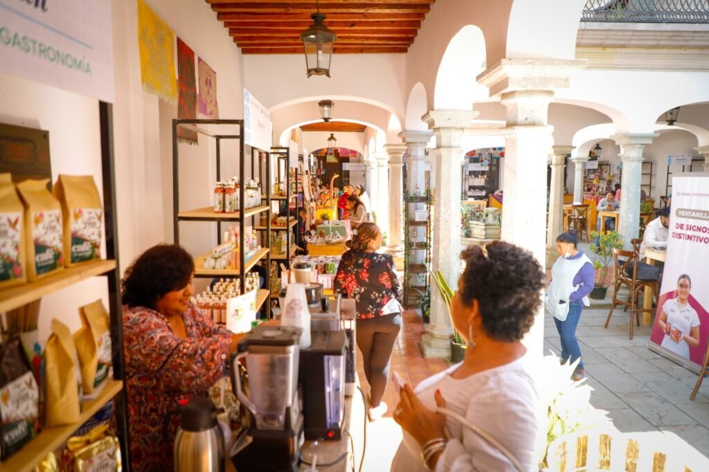 Sedeco inaugura Punto Mujer con conferencias y mentorías para emprendedoras en Oaxaca
