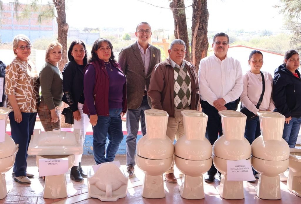 Donaci&oacute;n de EG Cer&aacute;mica mejora infraestructura sanitaria en 81 escuelas de la Regi&oacute;n I