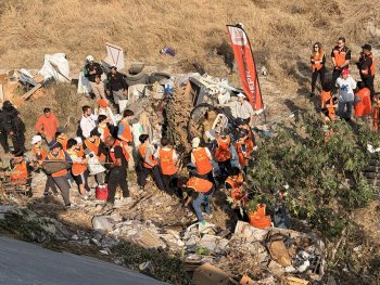 Alumnos del American School se suman a la jornada 30 de limpieza del Río Santa Catarina