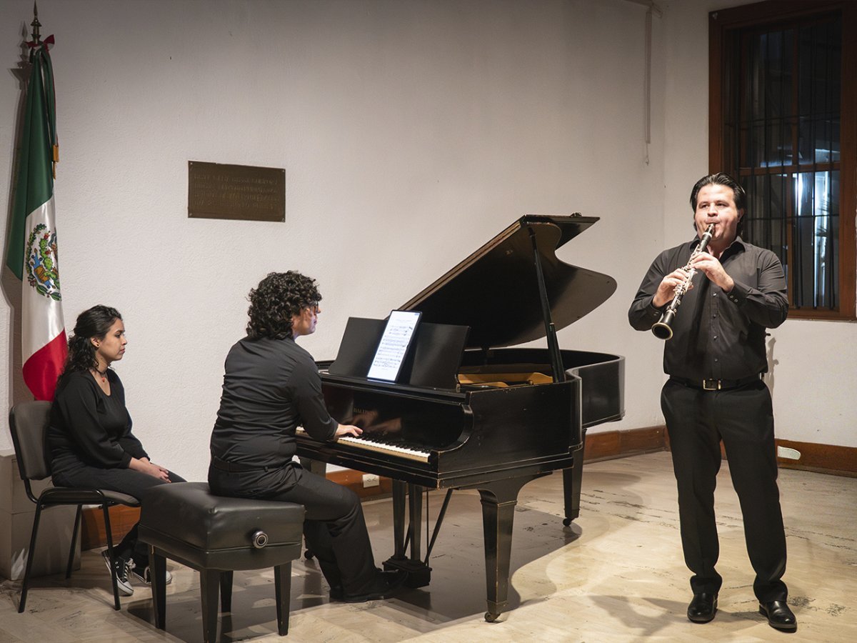Concierto de Roberto Flores y Octavio Reyes convierte a la Casa de la Cultura en epicentro musical
