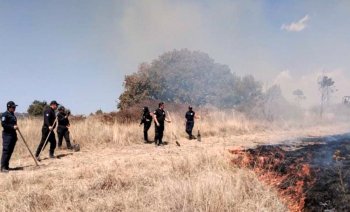 Controlan incendios en Oriental y Amozoc y destruyen hornos clandestinos en La Malinche