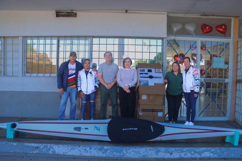 INSUDE fortalece canotaje sudcaliforniano con entrega de embarcaci&oacute;n de alto rendimiento y erg&oacute;metros