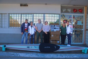 INSUDE fortalece canotaje sudcaliforniano con entrega de embarcación de alto rendimiento y ergómetros