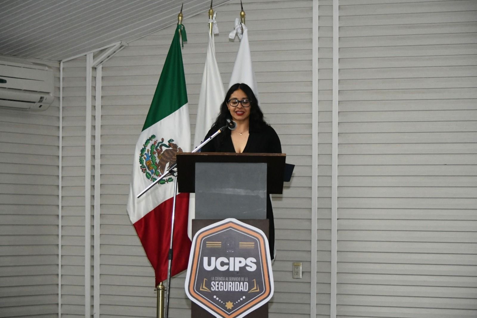 Especialistas internacionales capacitan a fuerzas de seguridad de Puebla en foro sobre retos públicos