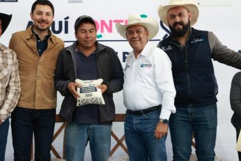 Entregan 195 toneladas de ma&iacute;z a productores afectados por sequ&iacute;a y exceso de lluvia en Tequisquiapan