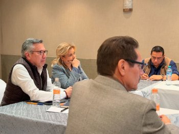 Gobernadora Maru Campos supervisa programas estatales en reunión de Gabinete en Ciudad Juárez