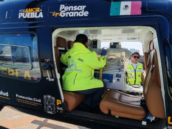 Gobierno de Puebla traslada en ambulancia aérea a recién nacido desde Oaxaca para atención especializada