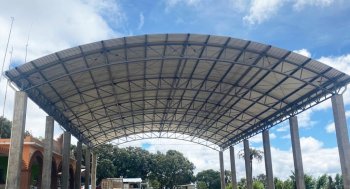 Gobierno de Oaxaca invierte más de 3 millones en techado para explanada en Magdalena Jaltepec