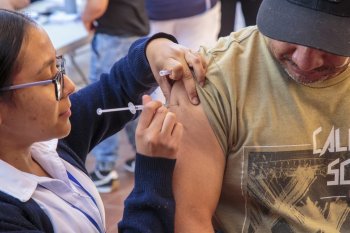 Vacunación contra neumococo en Guanajuato alcanza 76% de avance en adultos mayores