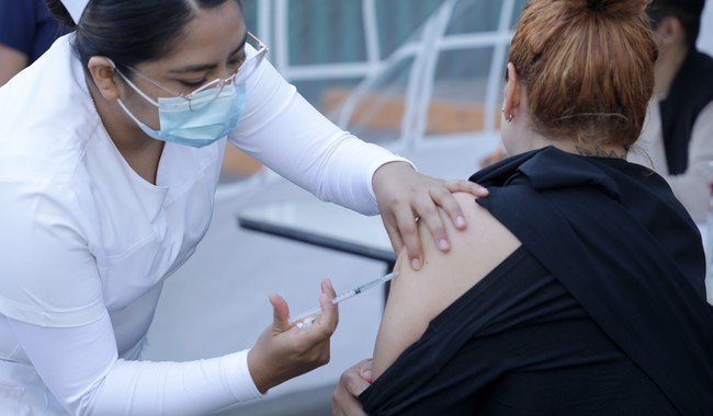 IMSS aplica m&aacute;s de 670 mil dosis contra el sarampi&oacute;n en jornada intensiva nacional
