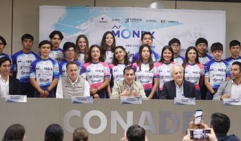 CONADE presenta al equipo A.R. Monex Pro Cycling Team que competirá en Europa en 2026