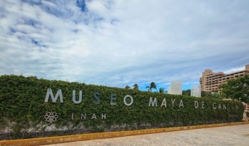 Exposición fotográfica U´ulab. Visitante en el mercado Lucas de Gálvez se inaugura en el Museo Maya de Cancún