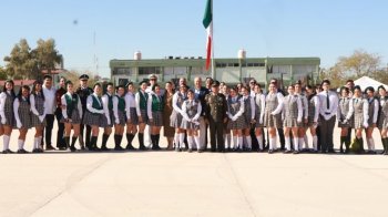 Gobernador encabeza ceremonia del Día de la Bandera en Tercera Zona Militar