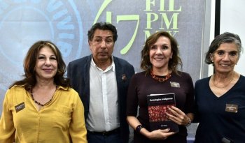 Presentan en la FIL Minería 'Ontologías indígenas', obra que invita a repensar las relaciones entre humanos, animales y dioses
