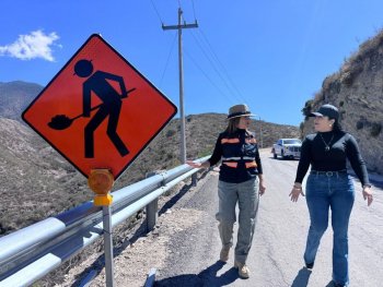Supervisan trabajos de reconstrucción vial en Peñamiller para beneficiar a 56 comunidades del Semidesierto