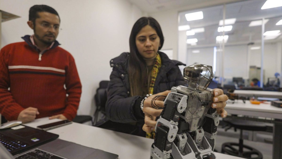 UP Santa Rosa ofrece Ingeniería en Robótica Computacional para formar profesionales de la Industria 4.0