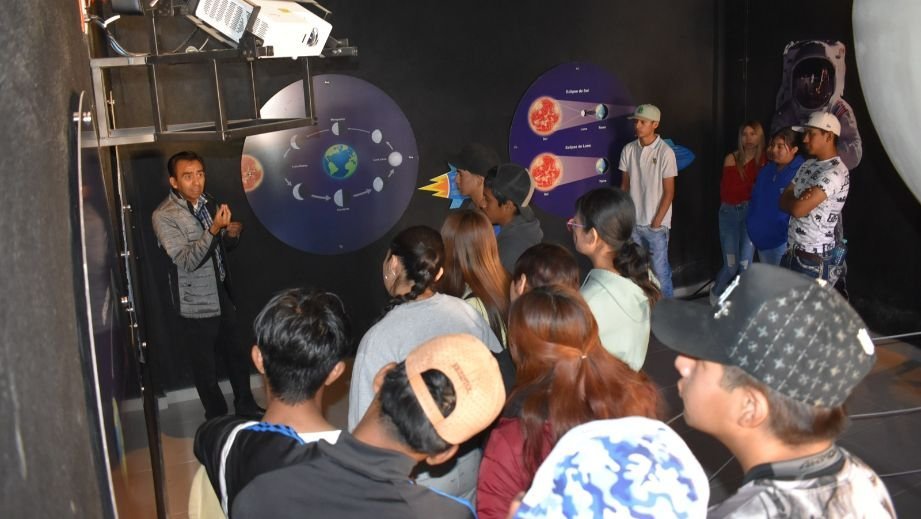 Estudiantes potosinos fortalecen aprendizaje científico en visita al Museo Interactivo de Astronomía El Meteorito