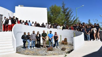 Secretaría de Cultura imparte conferencia sobre solución pacífica de conflictos a estudiantes en Charcas