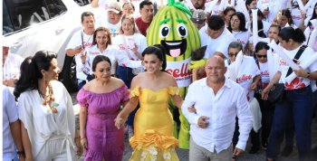 Tabasco conmemora Día de la Bandera con abanderamiento masivo de escuelas