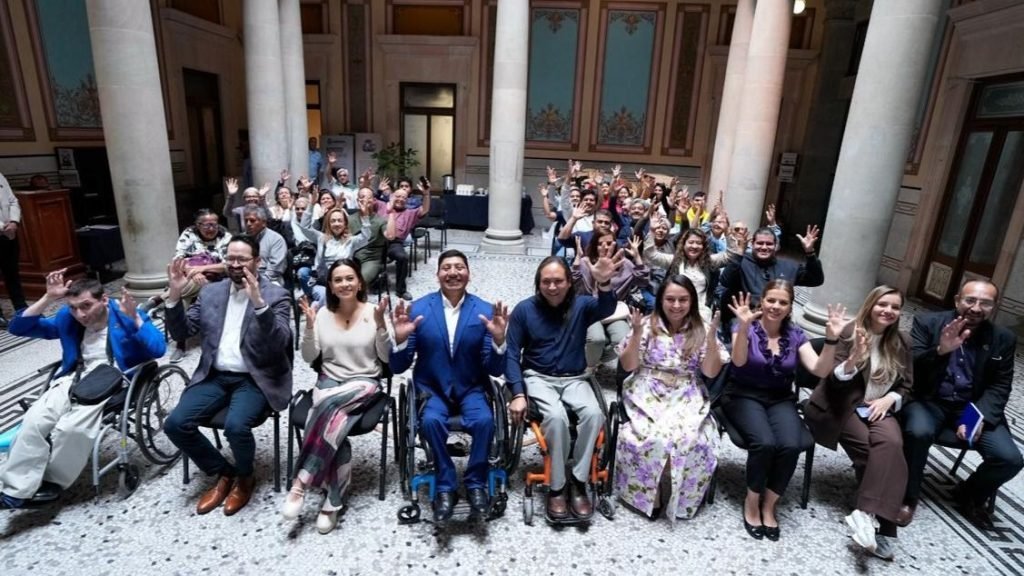 Gobierno de Guanajuato y Uber M&eacute;xico firman convenio para movilidad inclusiva con 700 viajes donados