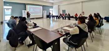 Familias de seis municipios inician proceso informativo sobre adopción en taller de Celaya