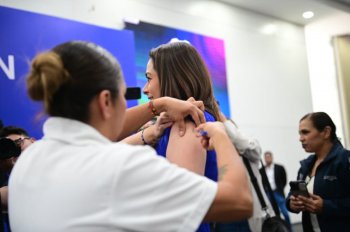 Gobierno de Aguascalientes inicia campaña intensiva con 252 mil dosis contra el sarampión
