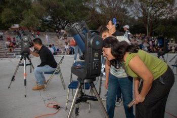 Más de 600 personas participan en Festival Astronómico 'Aprende a usar un telescopio' en La Campana