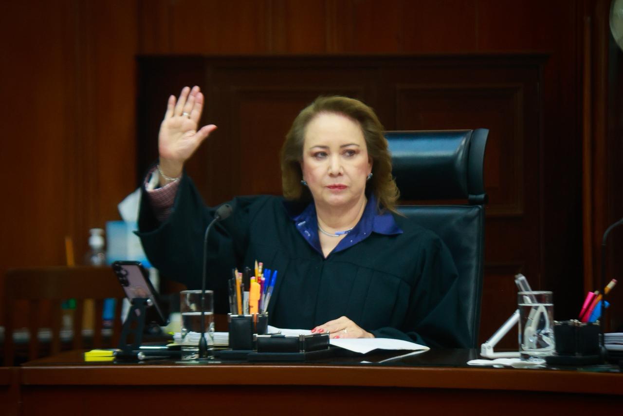 SCJN prohíbe cobro de cursos de titulación en la UNAM 