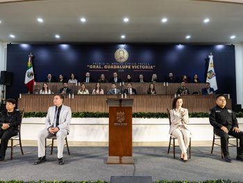 Gobernador Samuel García entrega Medalla al Mérito Cívico a cuatro salinenses destacados en 200 aniversario del municipio