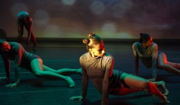 CEPRODAC estrena programa 'Entre la luz y la sombra' con obras de Bárbara Alvarado y Beatriz Madrid