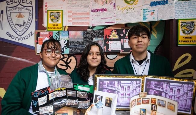 SEP celebra Centenario de Escuelas Secundarias y destaca Beca Rita Cetina para 5.6 millones de estudiantes