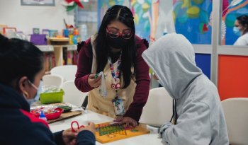 Madre transforma su dolor en apoyo para niños con cáncer en el IMSS, tras perder a su hija Odisea