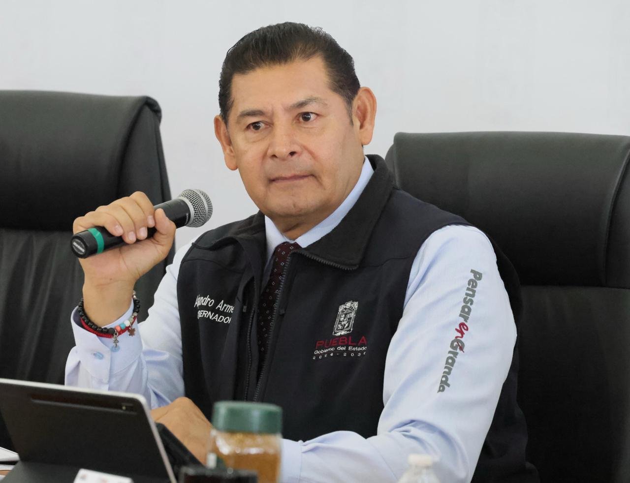 Gobernador de Puebla pide a partidos evitar candidaturas con v&iacute;nculos delictivos para 2027